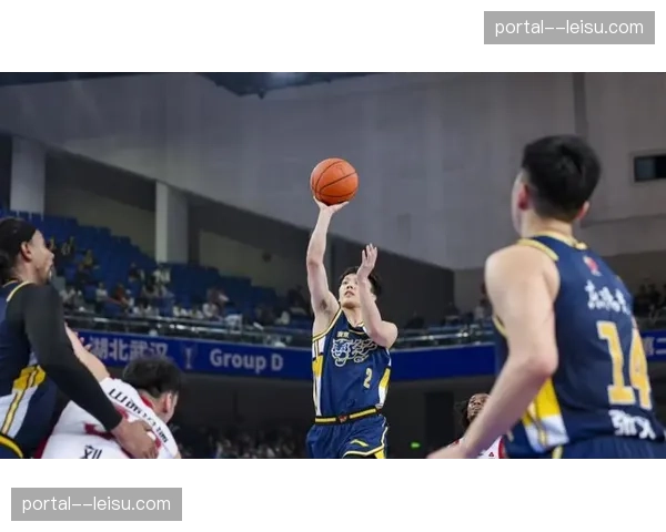 广东宏远四十二分大胜止住连败颓势 年轻球员末节爆发展现潜力