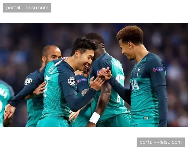 荷兰阿克范德芬邓弗里斯防线配置 曼城热刺国米后卫需形成整体协作